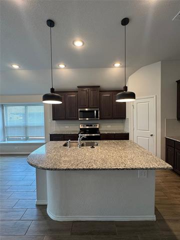 Building Photo - 712 Long Iron Dr