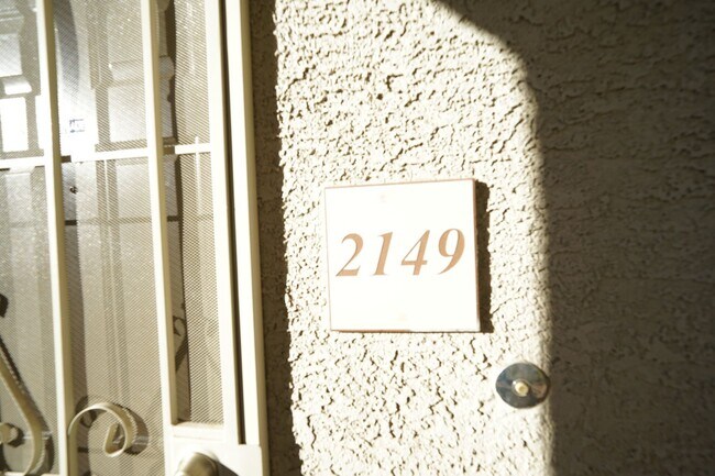 Building Photo - SHOWINGS START 4/1/2025