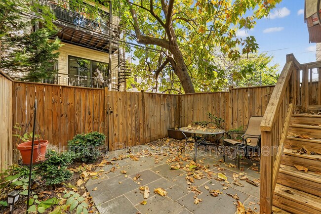 Building Photo - 1427 Monroe St NW