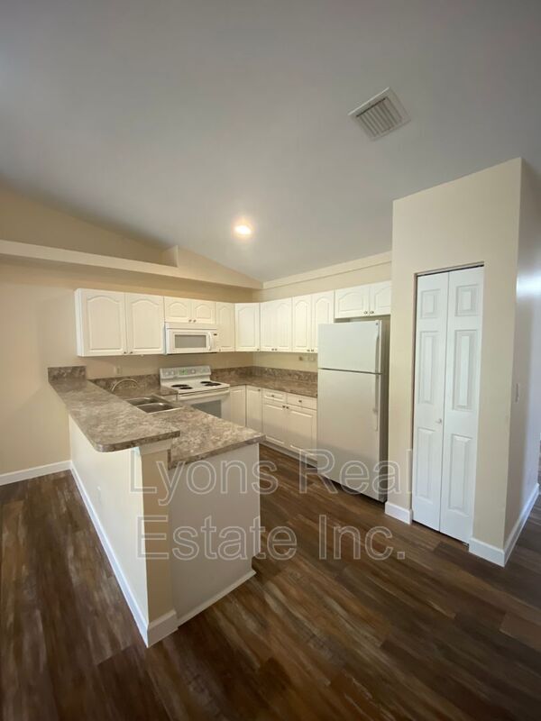 Building Photo - 4822 28th St SW