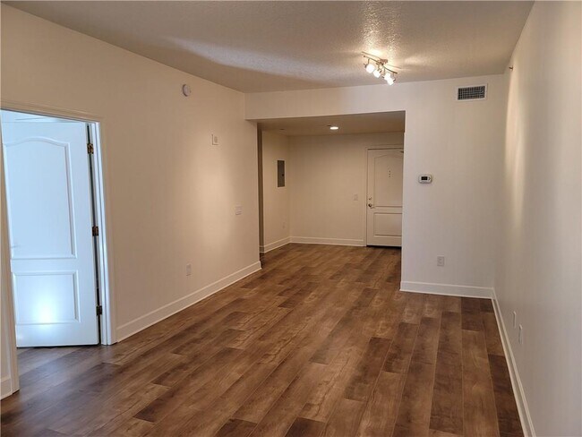 Building Photo - 195 14th St NE