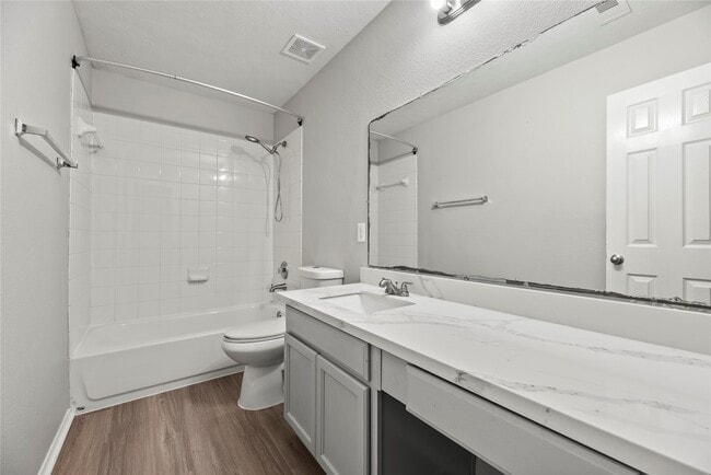 Building Photo - 7606 Hillsdale Park Ct