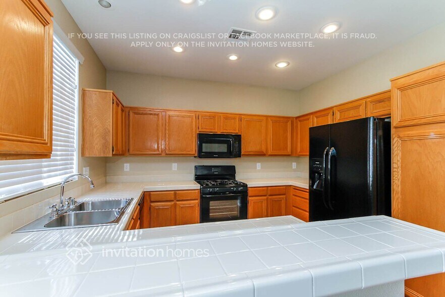 Building Photo - 1620 Remembrance Hill St