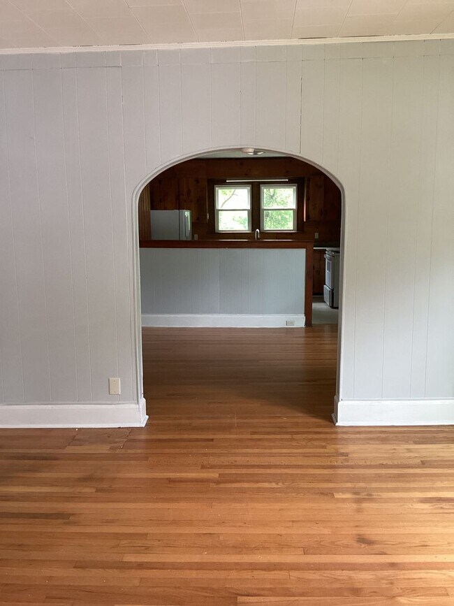 Building Photo - Nice Two Bedroom Two Bath Home