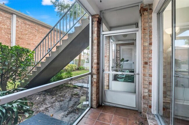 Building Photo - 4212 Lake Underhill Rd