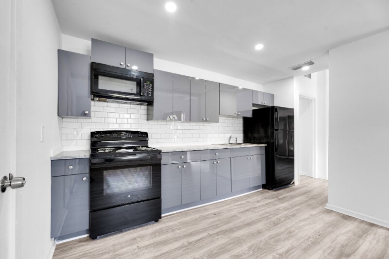 Building Photo - 9155 Sibbald Rd
