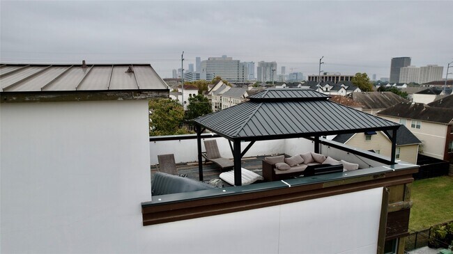 Building Photo - 4118 Floyd St