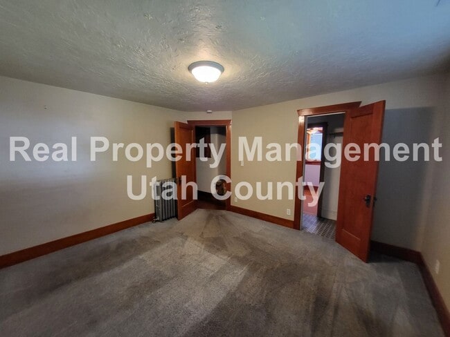 Building Photo - 159 N 400 E