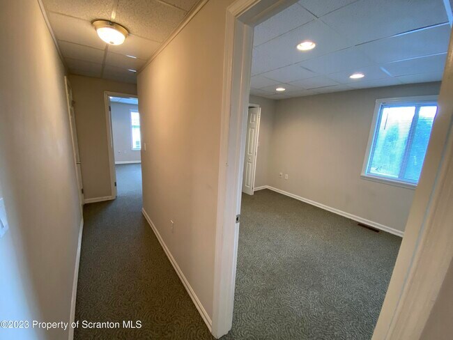 Building Photo - 442 Larch St