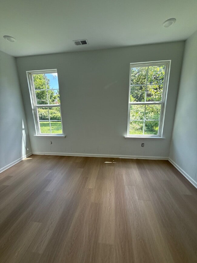 Building Photo - Fully Renovated Spacious 3BR in South Memphis – Section 8 Welcome