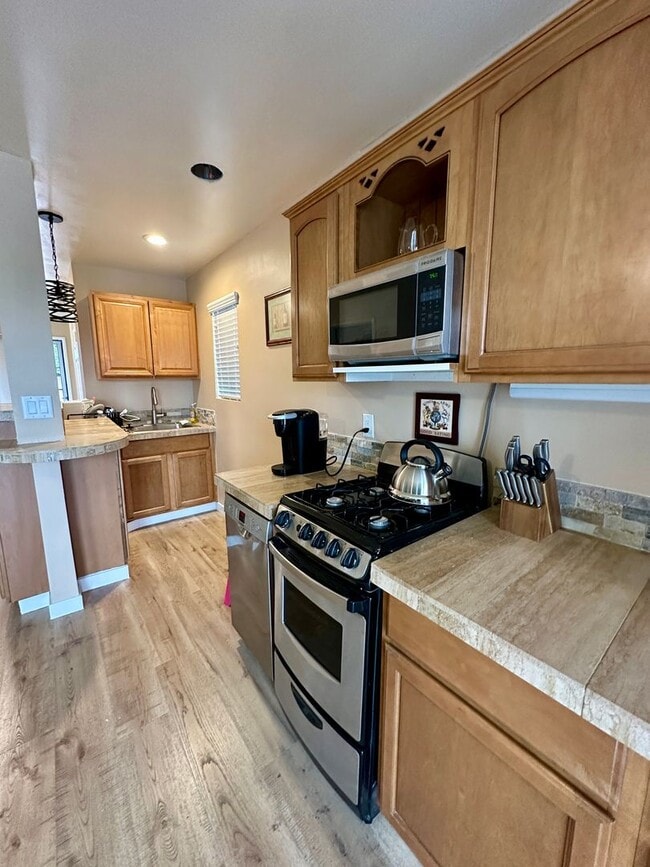 Building Photo - Quiet 1 Bedroom 1 Bathroom Furnished Apartment Home Available 06/01/2026 Rent Price Includes ALL ...