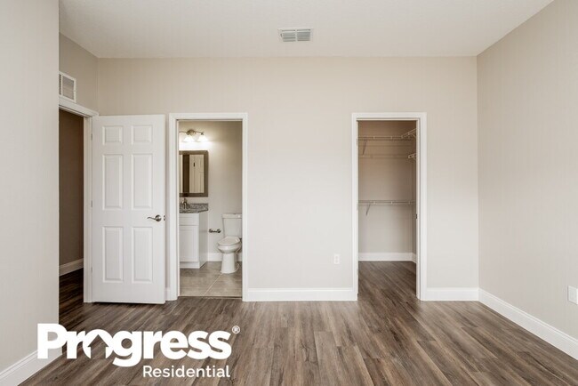 Building Photo - 148 Eleven Oaks Cir