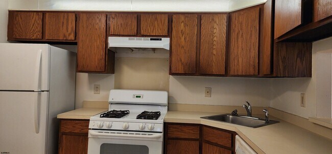 Building Photo - 128 Liberty Ct