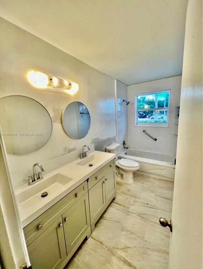 Building Photo - 1800 SW 87th Ave