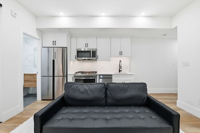 Building Photo - Brand-New Adams Morgan Boutique Living with Walk Score 99!