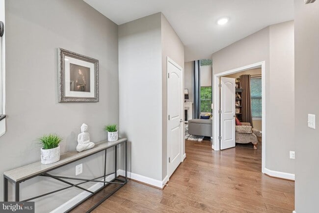 Building Photo - 10400 Del Ray Ct