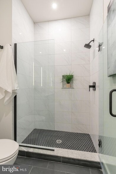 Building Photo - 1421 E Columbia Ave