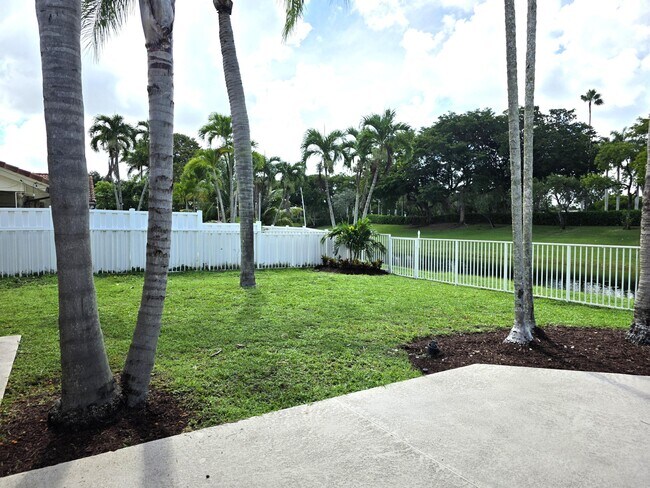 Building Photo - 11354 Island Lakes Ln