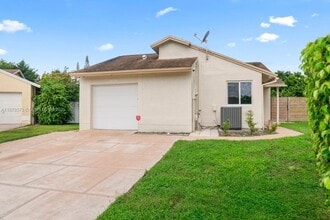 Building Photo - 11041 SW 11th Ct