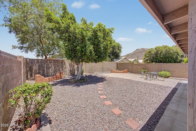 Building Photo - 6602 W Desert Hollow Dr