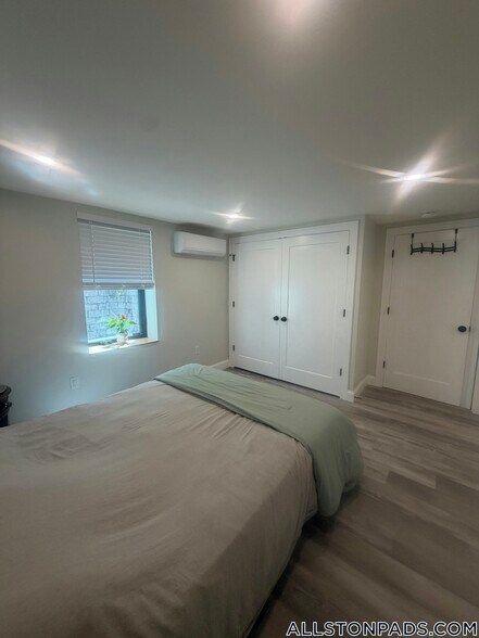 Building Photo - 57 Brentwood St