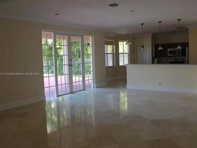 Building Photo - 947 Nandina Dr