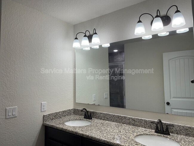 Building Photo - 5157 Peach Dr