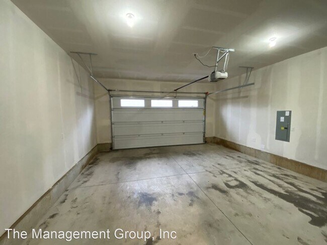 Building Photo - 3 br, 2.5 bath House - 5613 NE 58th Way