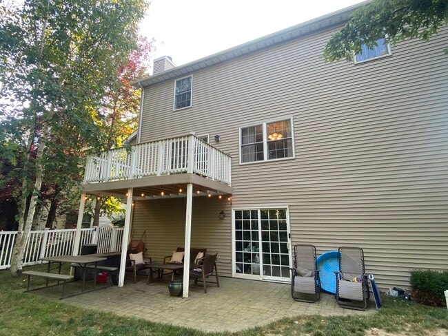 Building Photo - 6059 Estate Dr