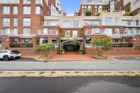 Building Photo - 75-83-83 Cambridge Pkwy