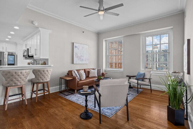 Building Photo - "Modern Comfort Awaits: Spacious 2-Bed, 2-Bath Condo with Elegance in the Heart of Atlanta"