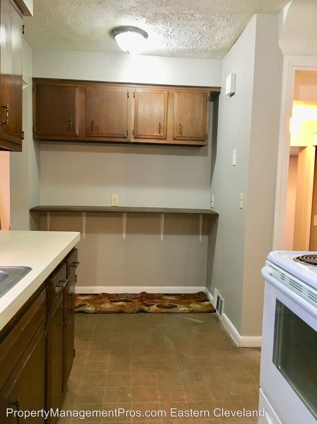 Building Photo - 4 br, 1.5 bath House - 5295 Edenhurst Rd.