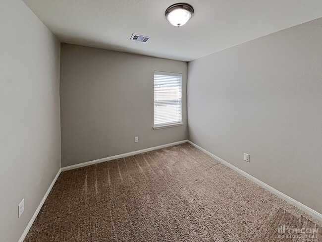 Building Photo - 2331 Oyster Bay Ave
