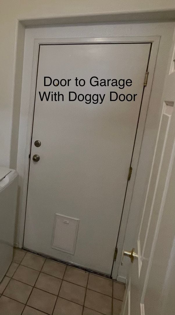 Building Photo - Modern Ground-Level Condo With A One Car Garage in Prime Southwest Location with Resort-Style Ame...