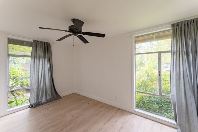 Building Photo - Cozy 3BD/2BA Brick Home in Vibrant Northea...