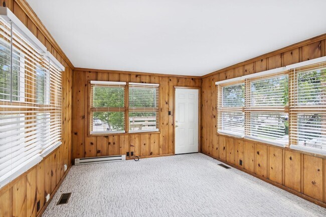 Building Photo - 1604 17th Ave S