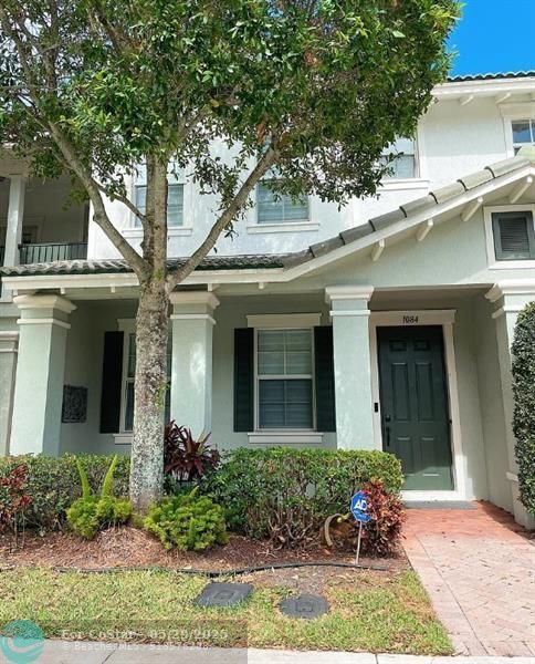 Building Photo - 1084 NW 18th Ave