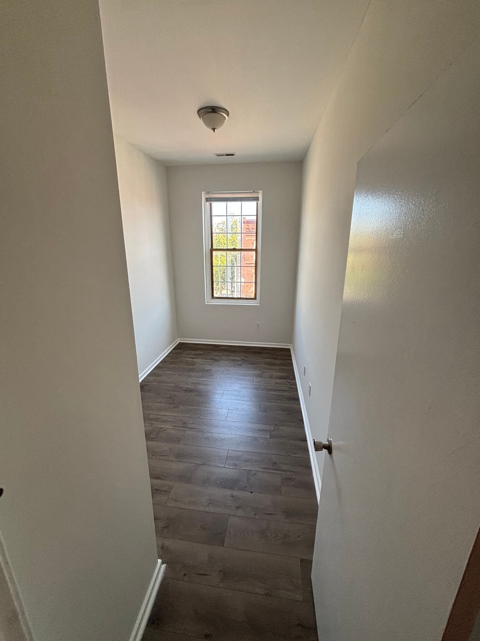 Building Photo - 1918 W Diamond St