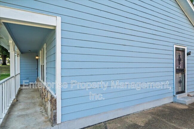 Building Photo - 4569 Columbia Woods Ln