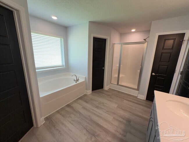 Building Photo - 6264 Pineapple DR