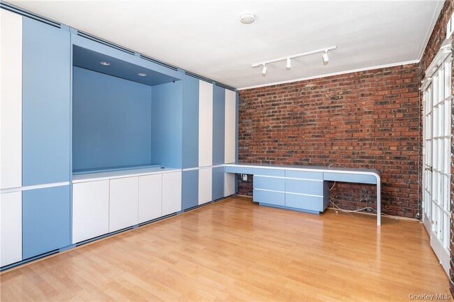 Building Photo - 89 Ridgewood Ave