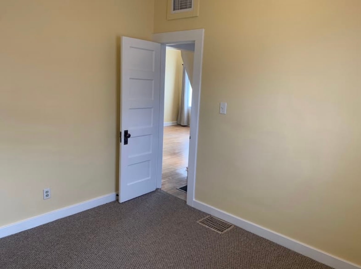 Building Photo - 212 Teller Ave