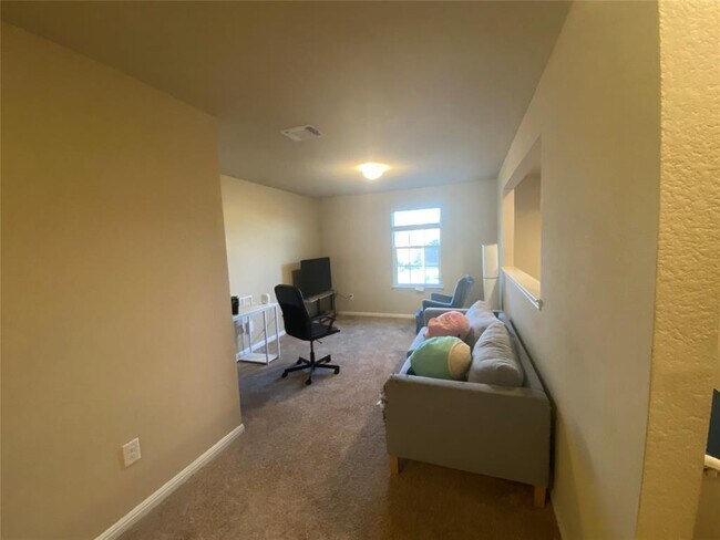 Building Photo - 11125 Furrow Hill Dr