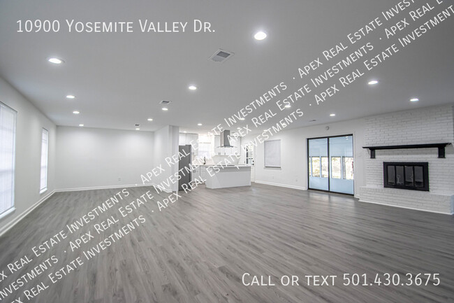 Building Photo - 10900 Yosemite Valley Dr