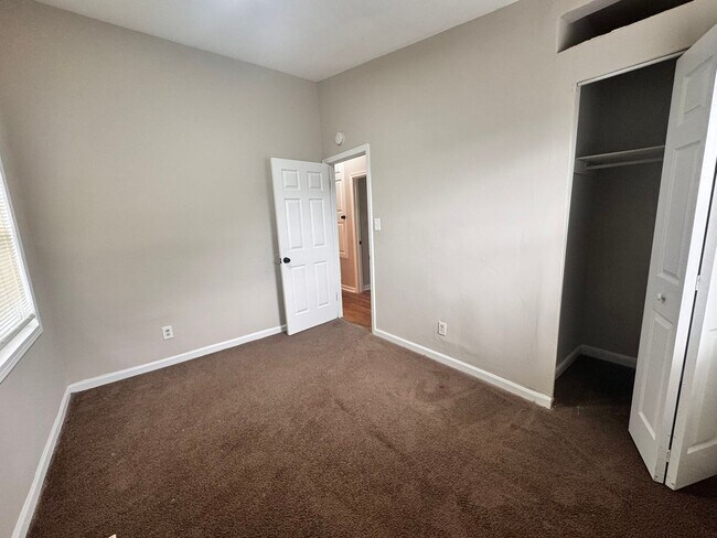Building Photo - Available for Immediate Move In - 4 Side B...