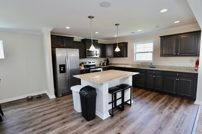 Building Photo - 17 Carriagebrook Cir