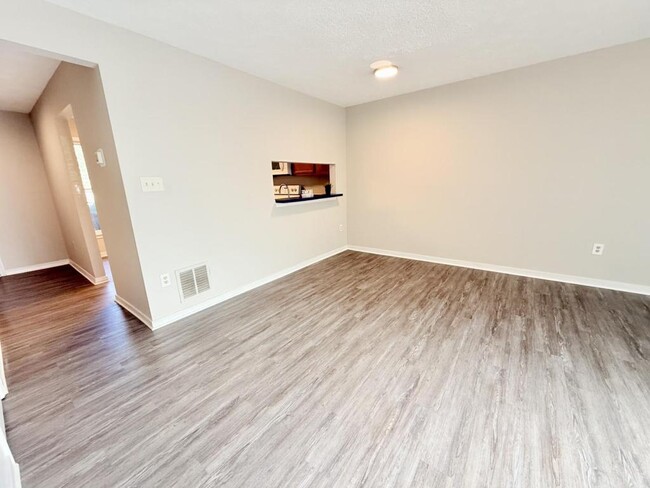 Building Photo - 2504 Thicket Greene Ct