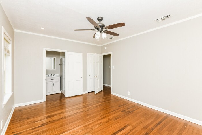 Building Photo - 4700 Normandy Rd