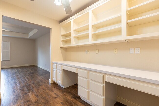 Building Photo - 1806 Three Forks