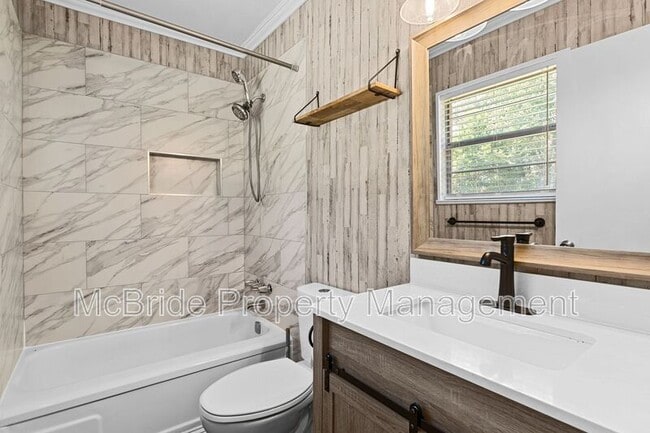Building Photo - 3615 Goldfinch Dr